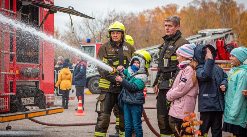 Более 2000 мероприятий для детей провели работники Департамента ГОЧСиПБ в 2025 году